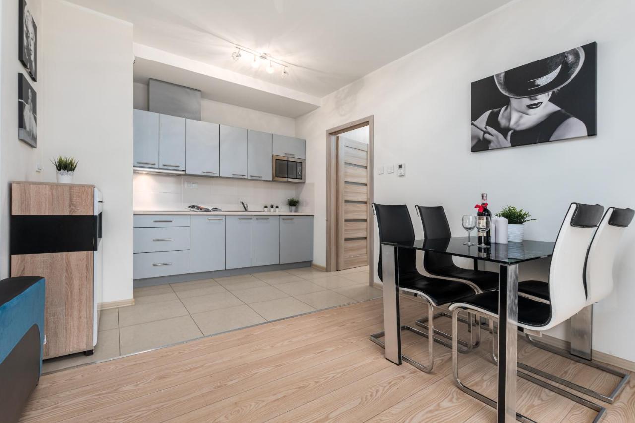 Al Krakowska 291A By Homeprime Warsaw Luaran gambar