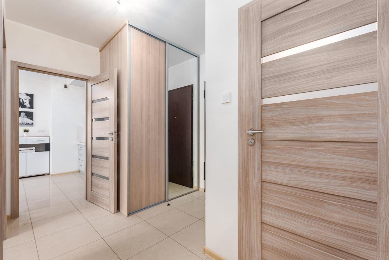 Al Krakowska 291A By Homeprime Warsaw Luaran gambar