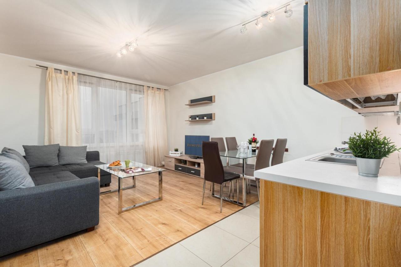 Al Krakowska 291A By Homeprime Warsaw Luaran gambar